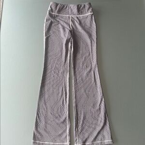 Athleta girl chit chat high rise flare pant in houndstooth size large 12